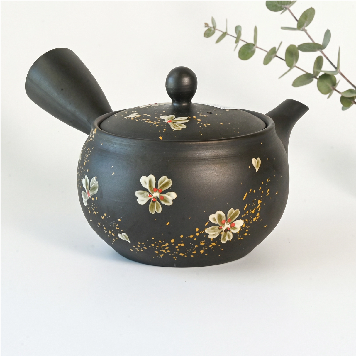 Handmade Dark Brown Floral Kyusu Teapot: Japanese Loose Leaf Tea Strainer (13 fl oz/380ml)