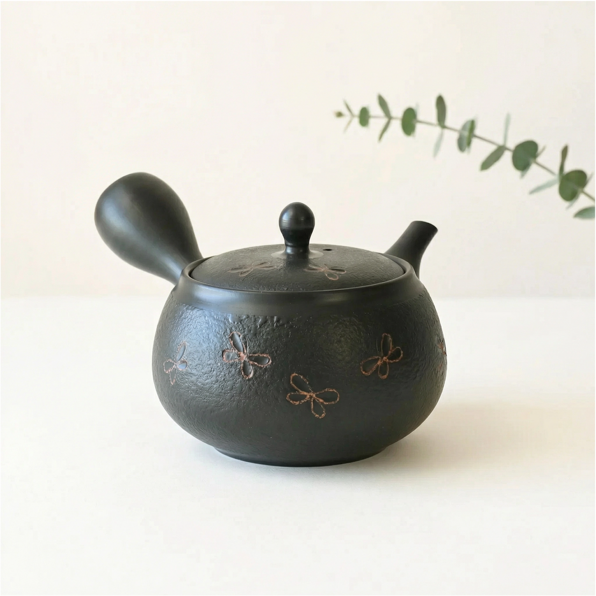 Handmade Black Textured Kyusu Teapot: Japanese Loose Leaf Tea Strainer (11.5 fl oz/380ml)