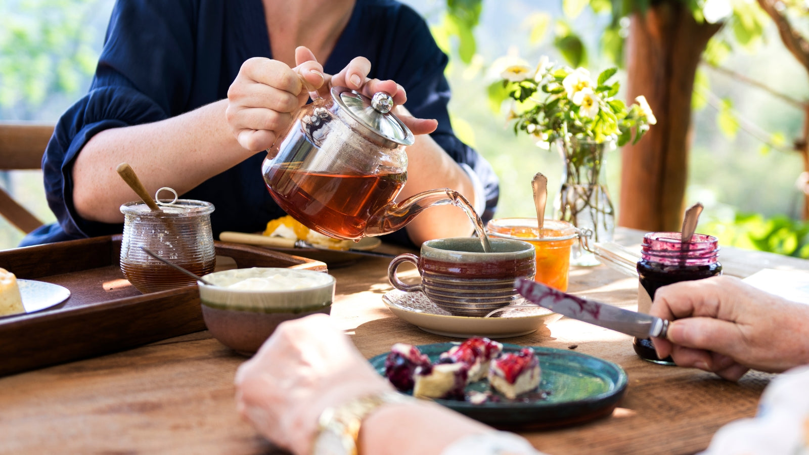 Bringing Tea Into Your Holiday Evenings