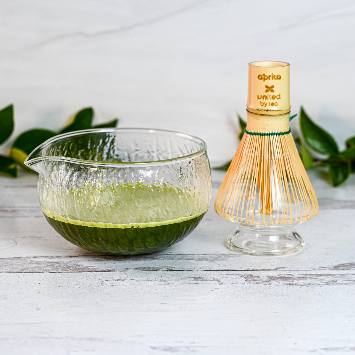 Textured Spouted Glass Matcha Bowl Pattern 2 Bamboo Matcha Whisk Whisk Holder Set