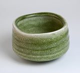 Green Ceramic Matcha Bowl 17 oz with Rolled Rim, Matcha Chawan for Whisking and Drinking, Tea Ceremony Bowl