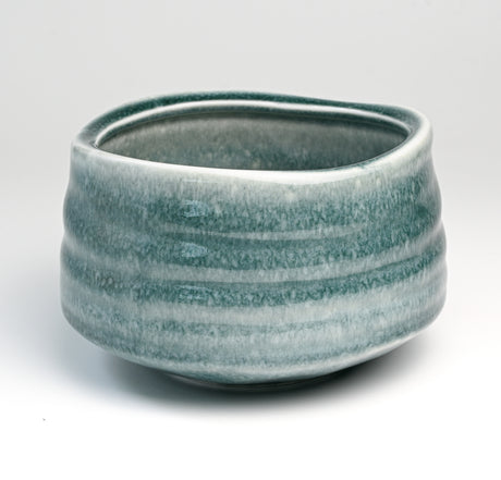 Seafoam Ceramic Matcha Bowl 17 oz with Rolled Rim, Matcha Chawan for Whisking and Drinking, Tea Ceremony Bowl