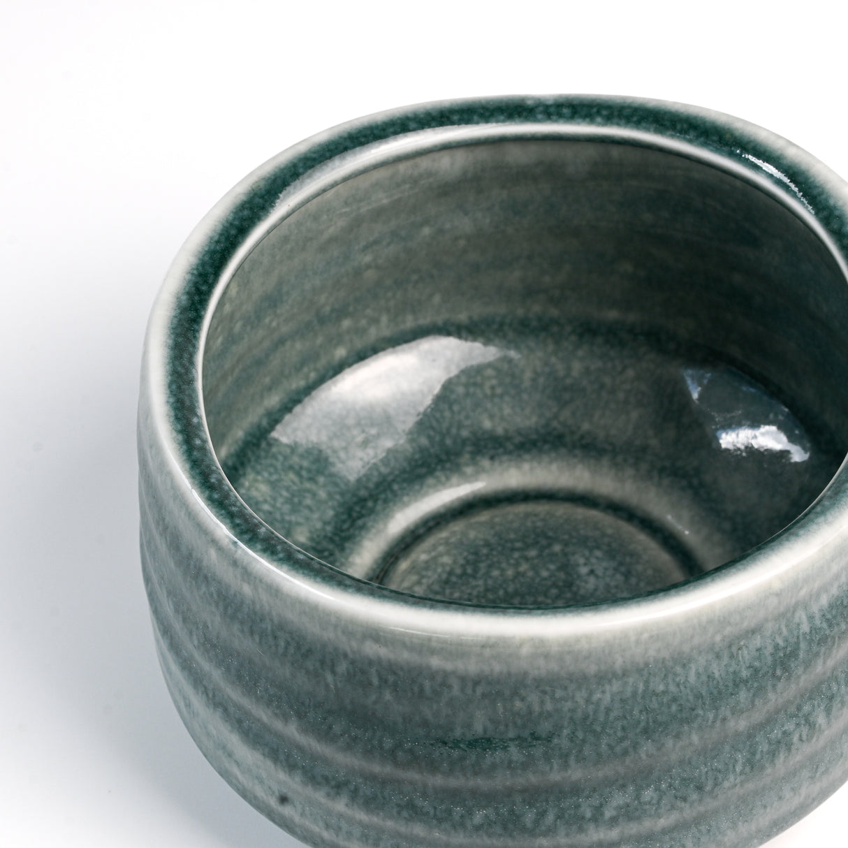 Seafoam Ceramic Matcha Bowl 17 oz with Rolled Rim, Matcha Chawan for Whisking and Drinking, Tea Ceremony Bowl
