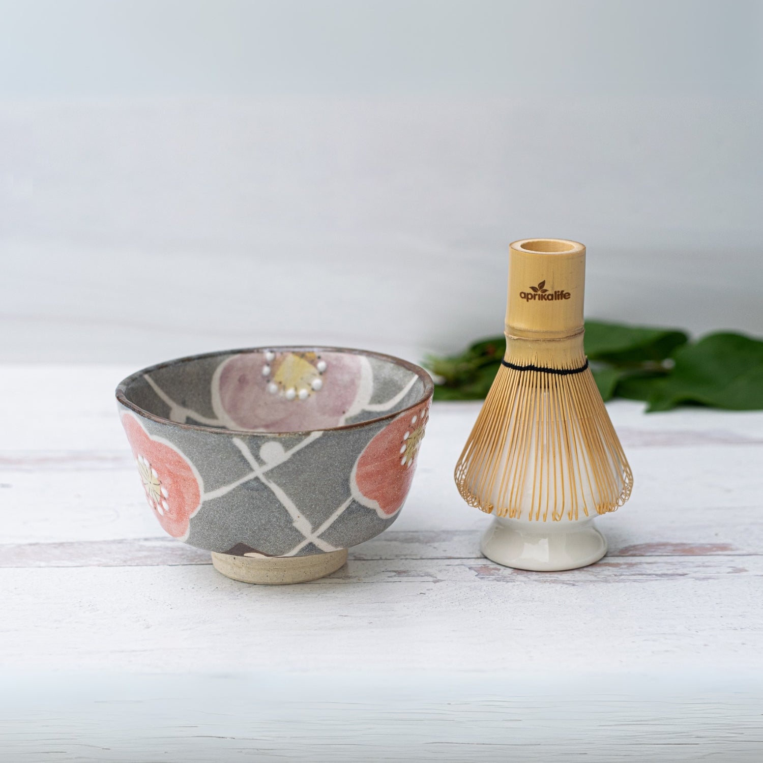 Flowers Ceramic Matcha Bowl Bamboo Matcha Whisk Whisk Holder Set