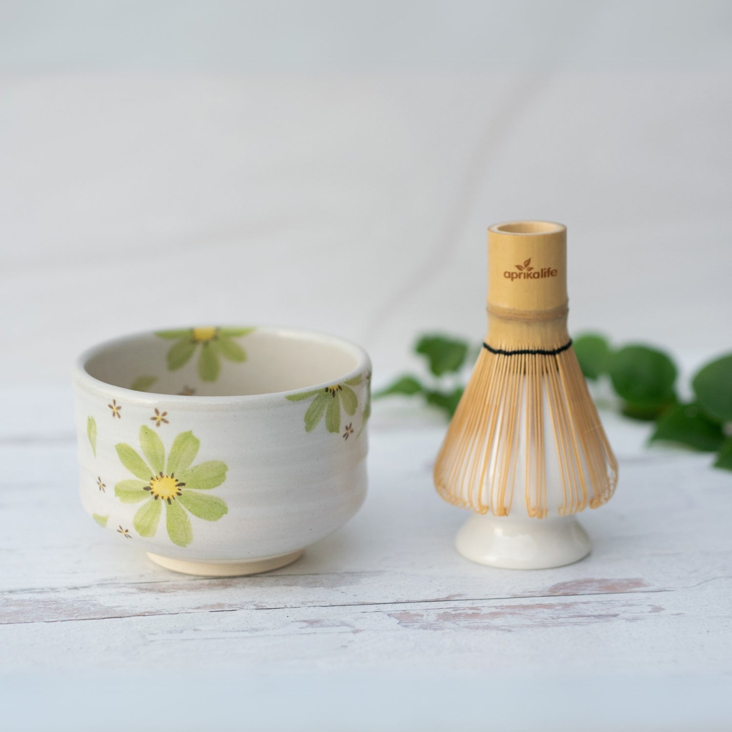 Flowers Ceramic Matcha Bowl Bamboo Matcha Whisk Whisk Holder Set