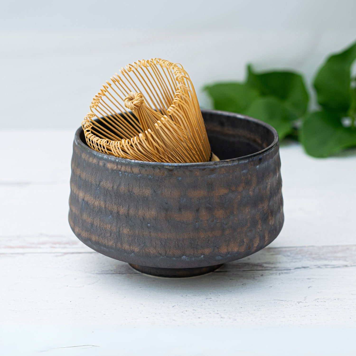 Kaneni Gold Crystal Ceramic Matcha Bowl, Bamboo Matcha Whisk and