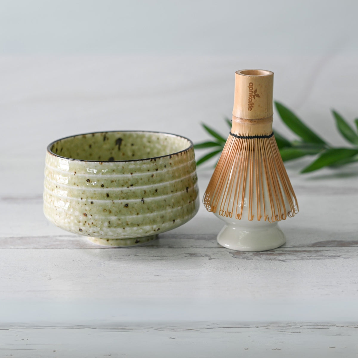 Kaneni Ceramic Matcha Bowl Bamboo Matcha Whisk Whisk Holder Set