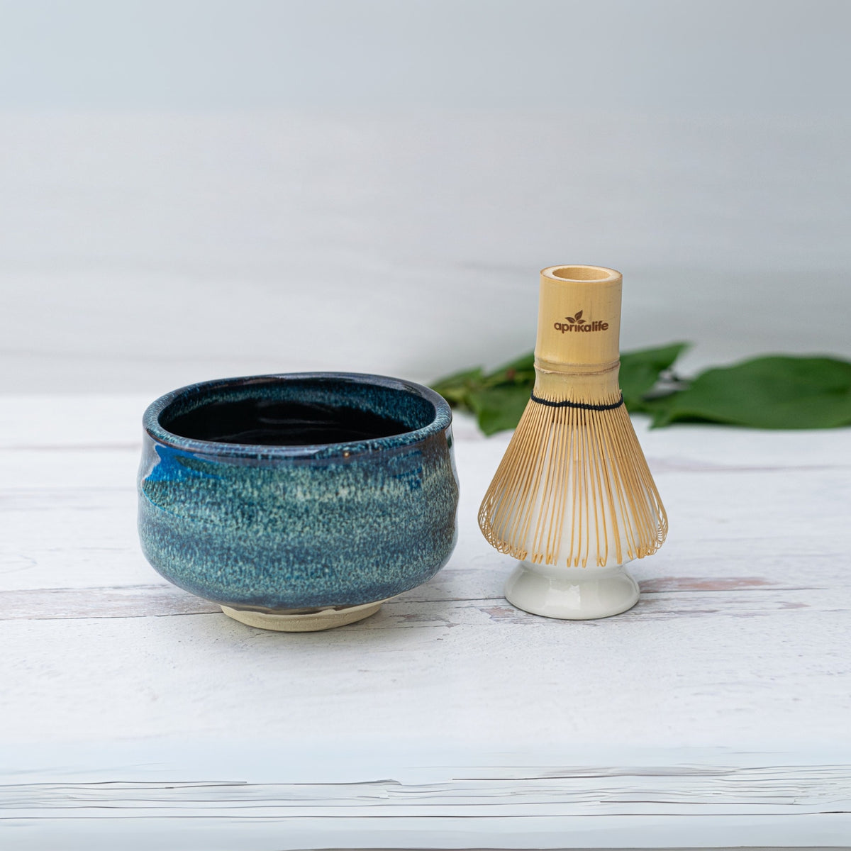 Maruyoshi Sea Ceramic Matcha Bowl Bamboo Matcha Whisk Whisk Holder Set