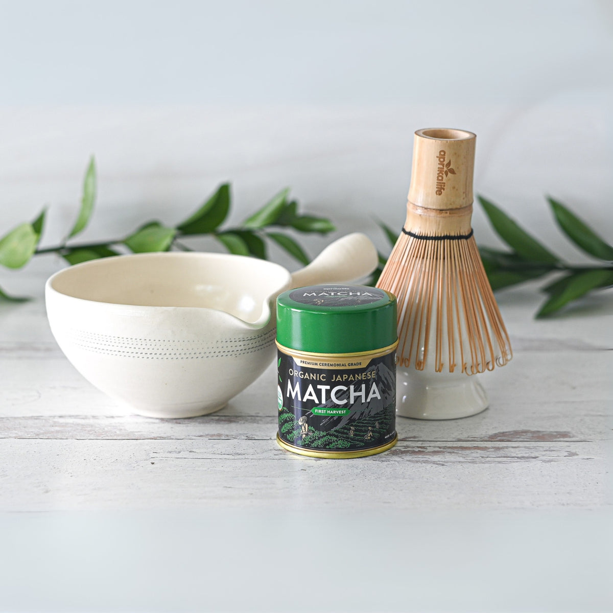 Striped Ceramic Matcha Bowl Spout Bamboo Matcha Whisk Whisk Holder Organic Japanese Matcha Set