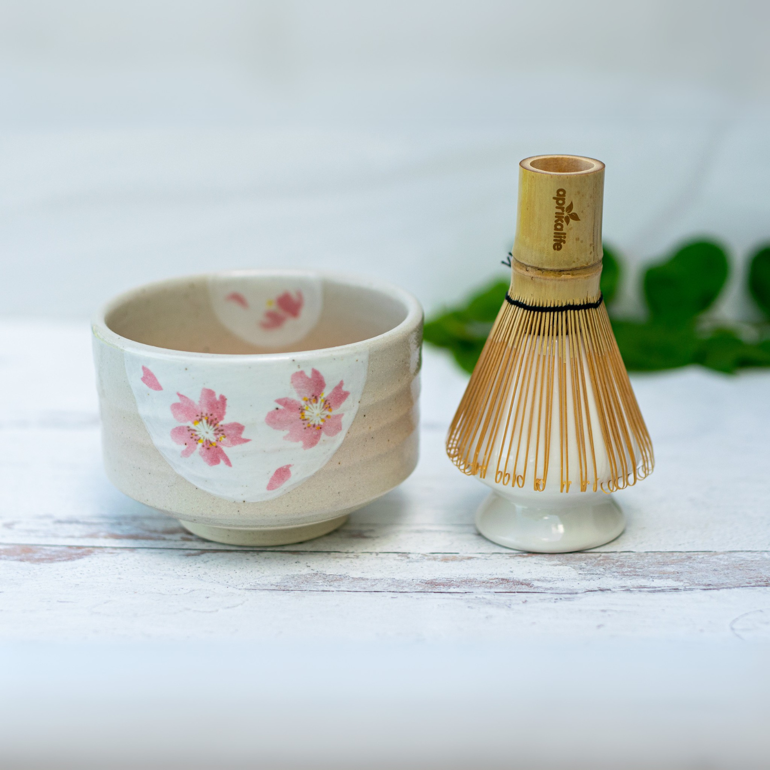 Beige Flowers Matcha Bowl Bamboo Matcha Whisk Whisk Holder Set
