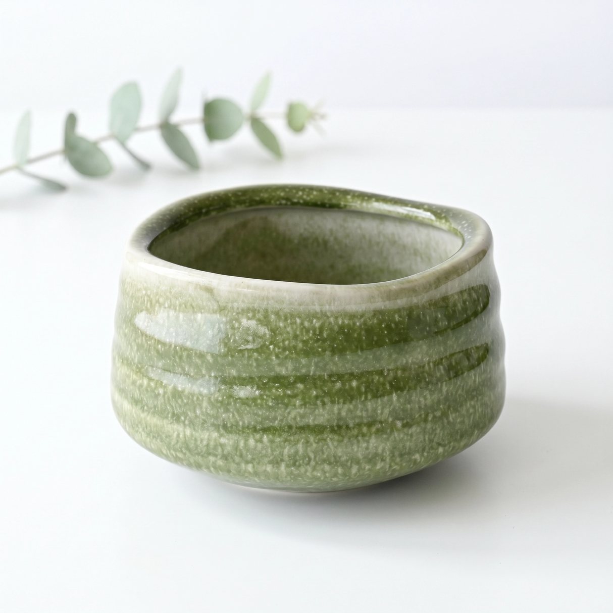 Green Ceramic Matcha Bowl 17 oz with Rolled Rim, Matcha Chawan for Whisking and Drinking, Tea Ceremony Bowl