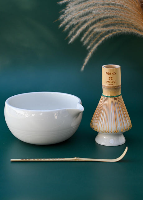 White Matcha Set - 16 oz Ceramic Matcha Bowl with Spout, Bamboo Whisk, Whisk Holder & Chashaku Spoon – Complete Matcha Gift Set