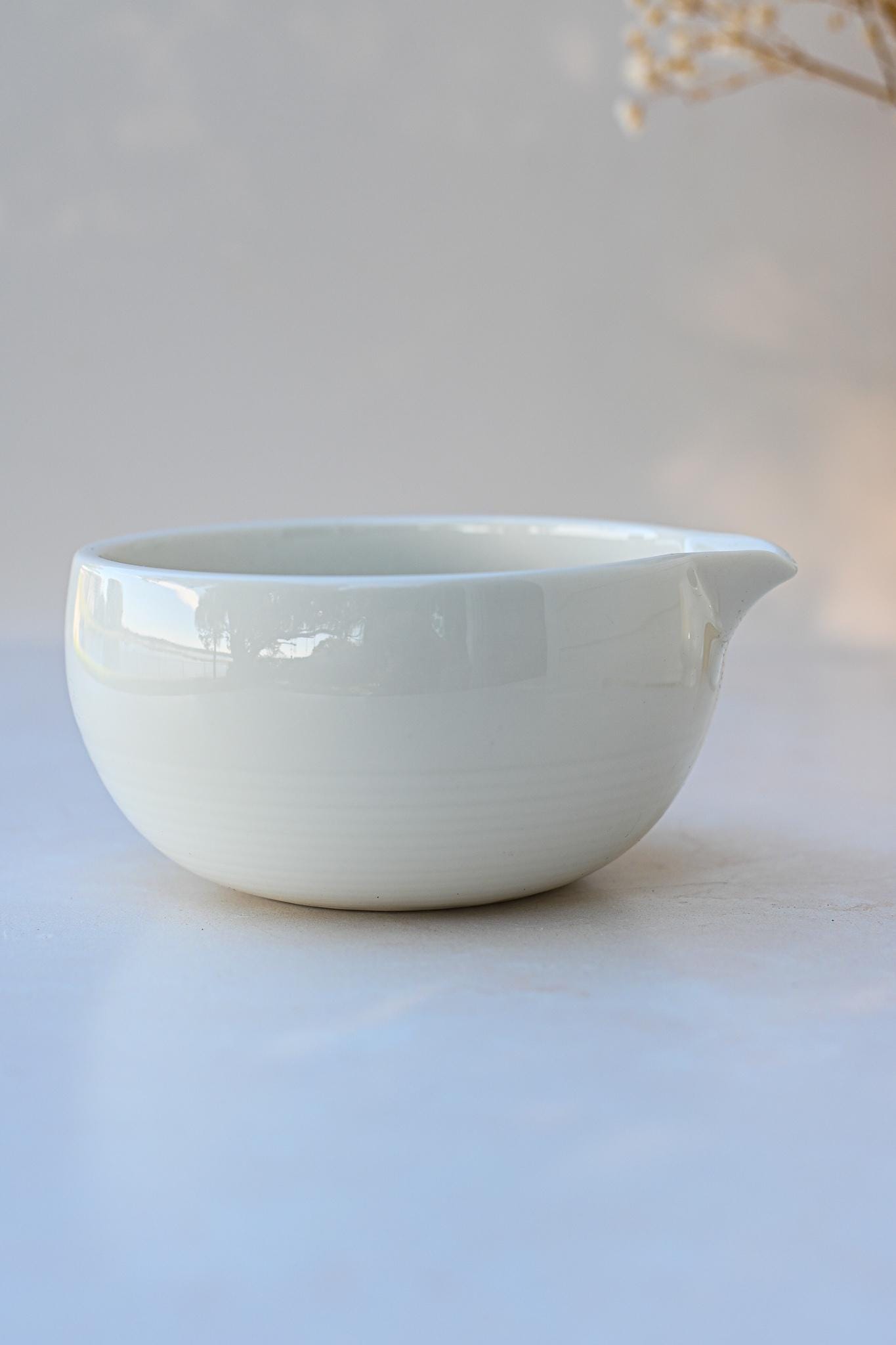 White Matcha Set - 16 oz Ceramic Matcha Bowl with Spout, Bamboo