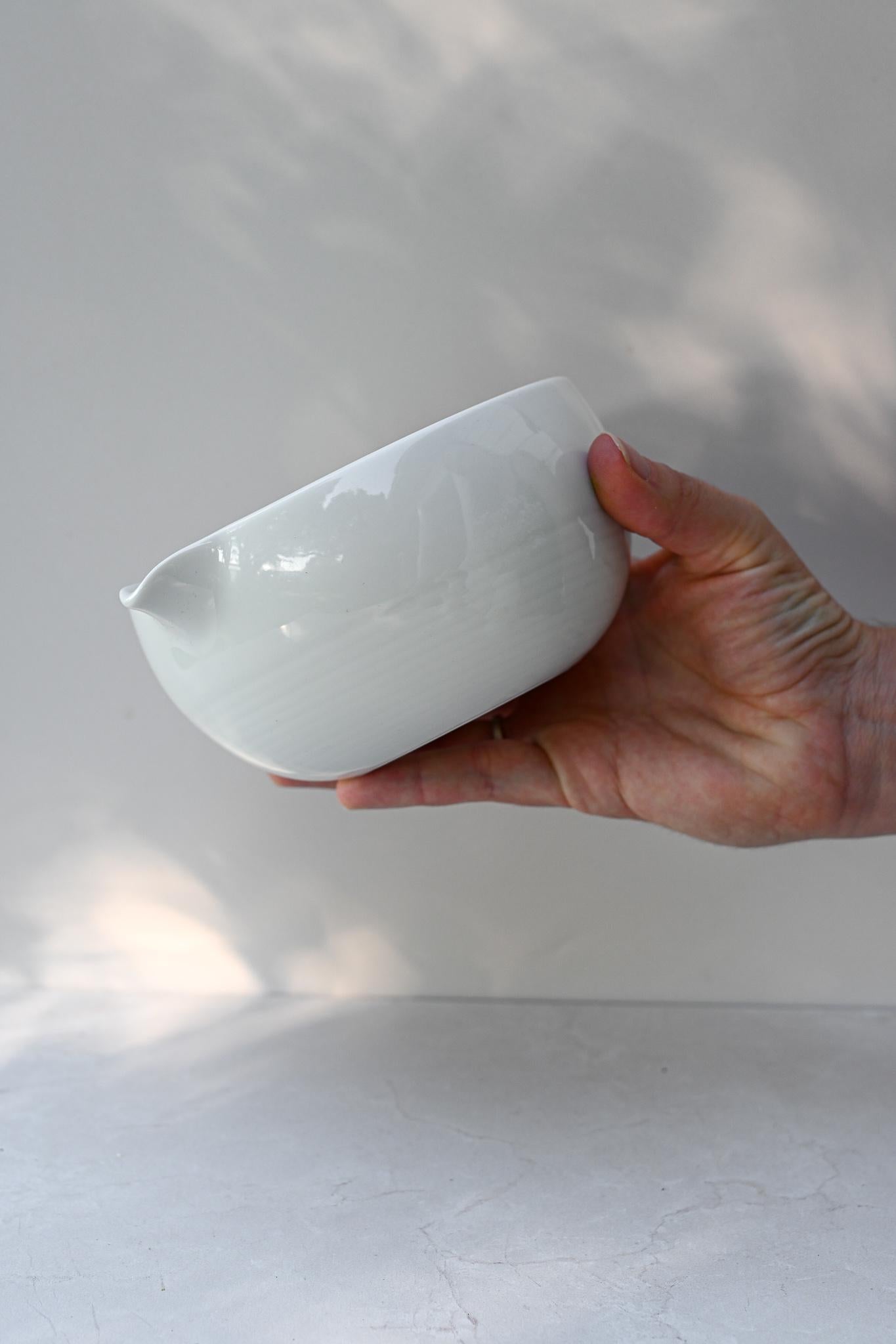 White Matcha Set - 16 oz Ceramic Matcha Bowl with Spout, Bamboo