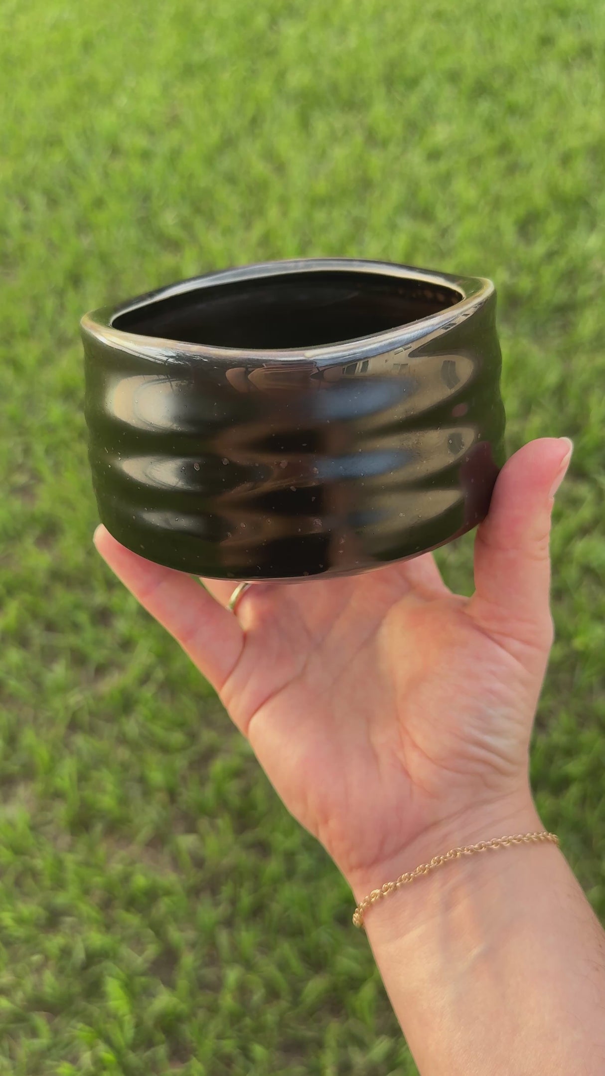 Black Ceramic Matcha Bowl 17 oz with Rolled Rim, Matcha Chawan for Whisking and Drinking, Tea Ceremony Bowl