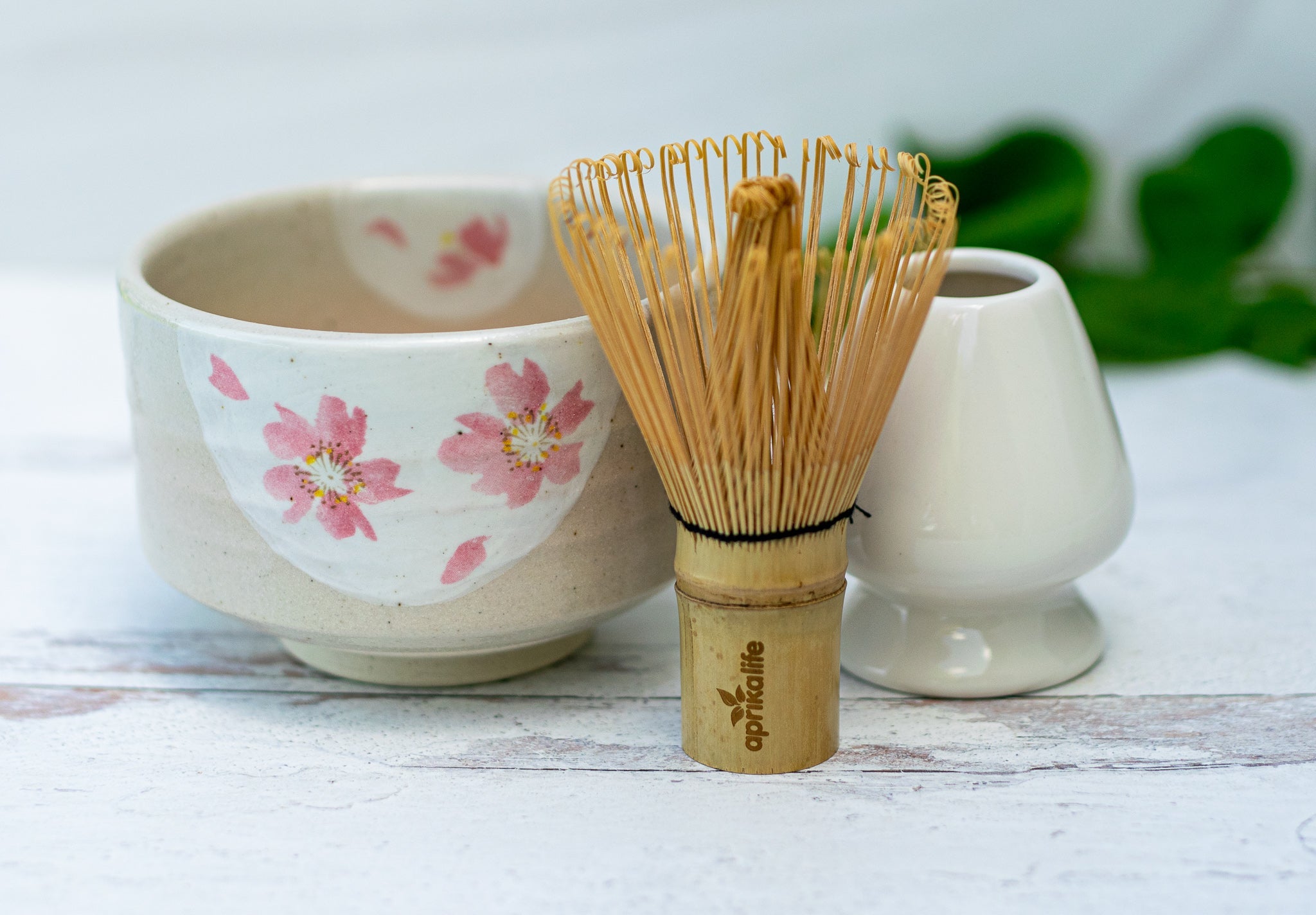 Matcha Tea Whisk Set - Bamboo Whisk and Whisk Holder - Pink 